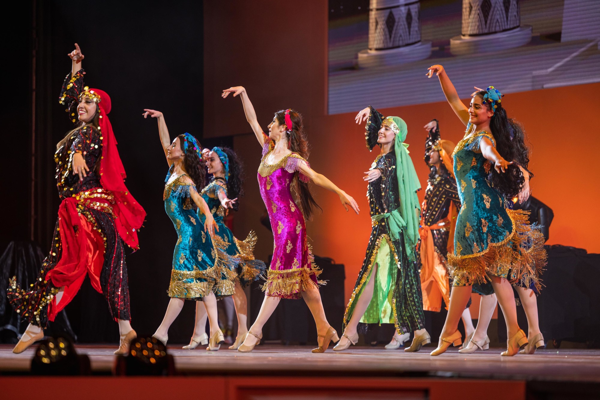 Egypt belly dancer tours Try Egypt belly dance shows & classes
