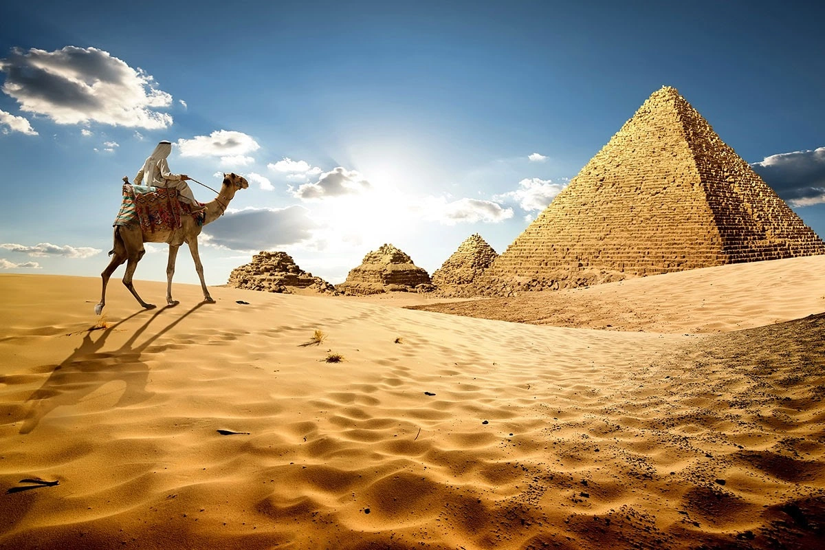 giza pyramids - Egypt