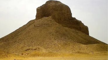 The Pyramids of Dahshur: A Glimpse into Ancient Egyptian Majesty